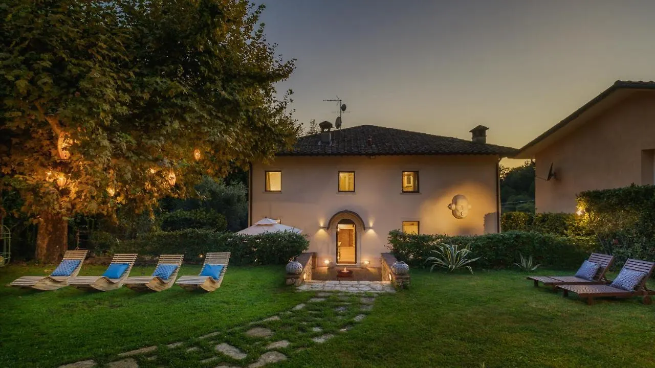La Dama Del Bosco 8&3, Emma Villas Capriglia  Italy