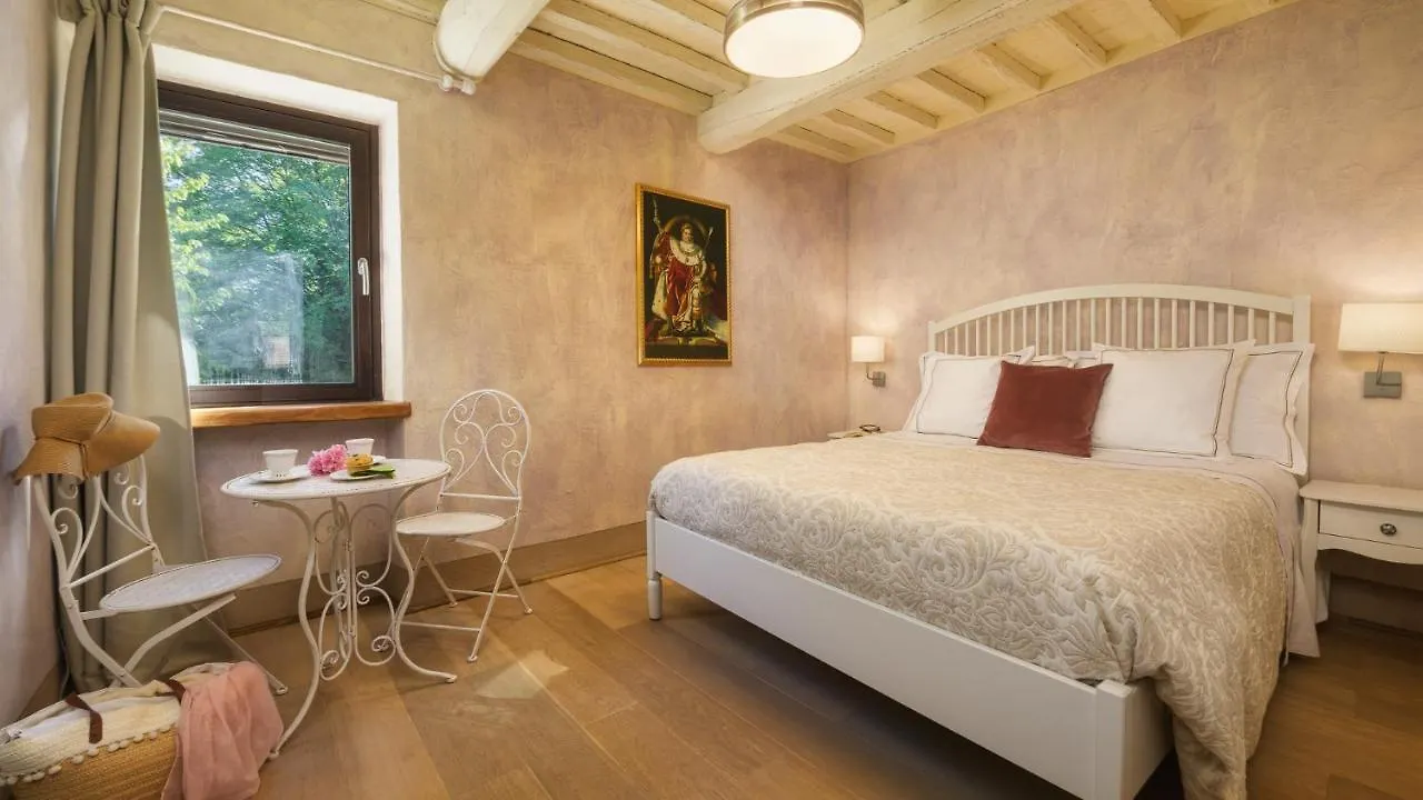 La Dama Del Bosco 8&3, Emma Villas Capriglia